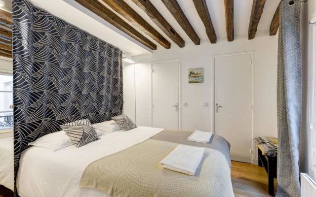 Quiet, Cozy, Design Apartment in Paris
