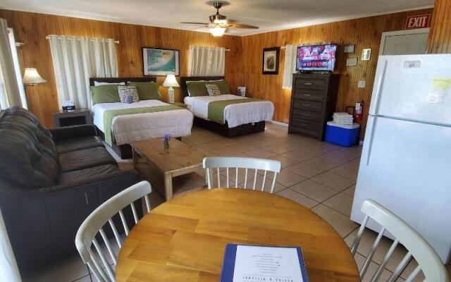 Captain Pips Marina & Hideaway