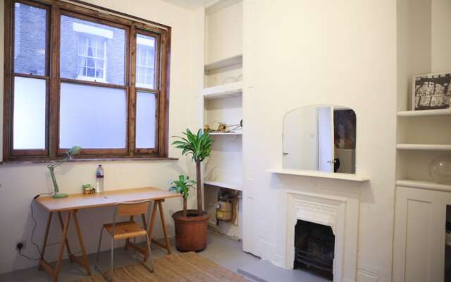 3 Bedroom House in the Heart of Shoreditch