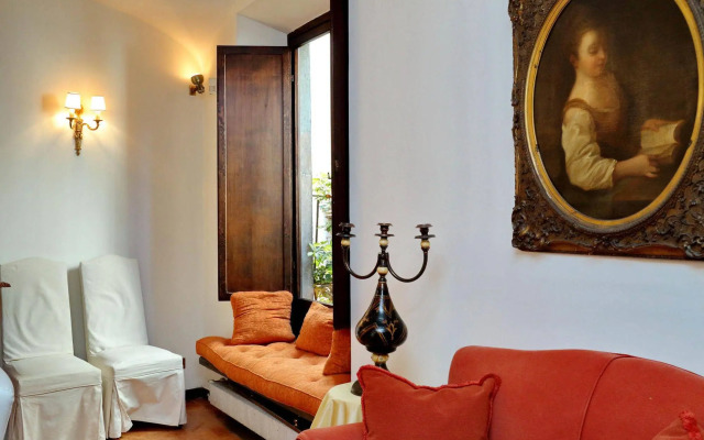 Town House - Treasurerome Collection