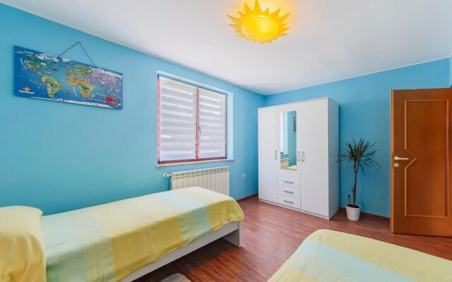 Beautiful Home in Pula With Wifi and 2 Bedrooms