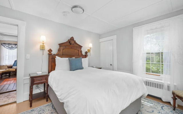 Isaiah Hall Bed & Breakfast Inn