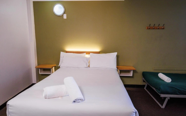 YHA Adelaide Central – Guest Rooms – Adelaide