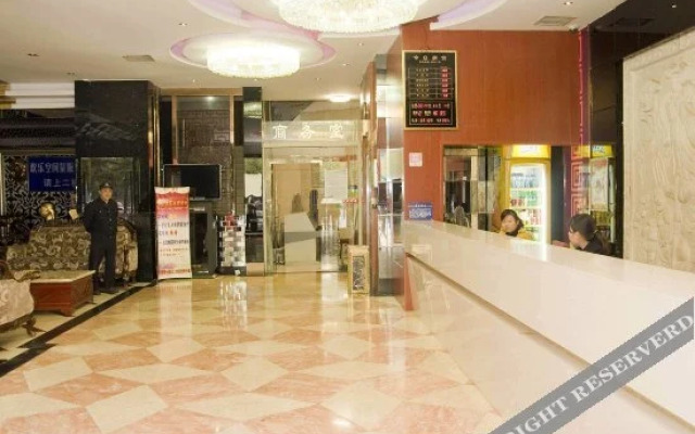 Phoenix Holiday Hotel