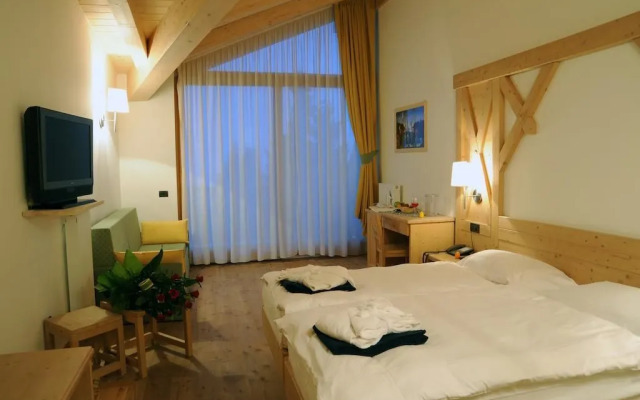 Hotel Alpine Mugon