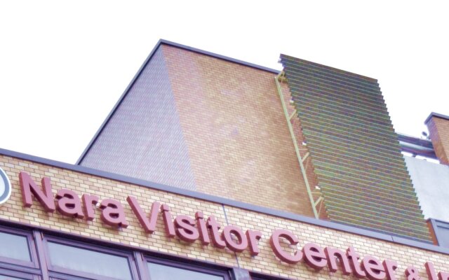 NARA Visitor Center & Inn