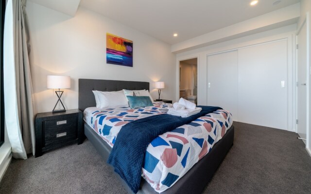 Cbd Brand New Modern Seaview Apt