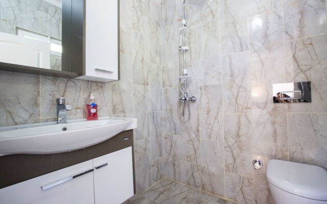 Villa Pinarbasi by Akdenizvillam