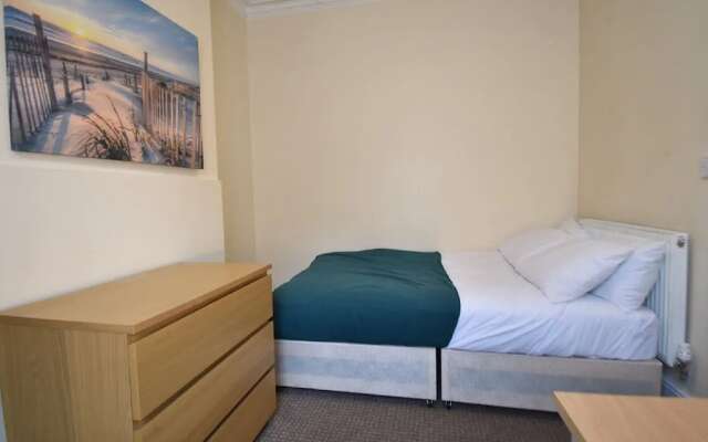 Appealing Holiday Home in Coventry near Belgrade Theatre
