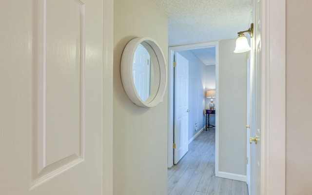 Cozy Fresno Condo w/ Balcony & Pool Access