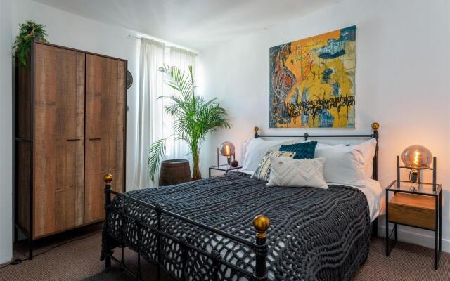 Crab Shack Apartments - Stylish back beach duplex apartment, Teignmouth