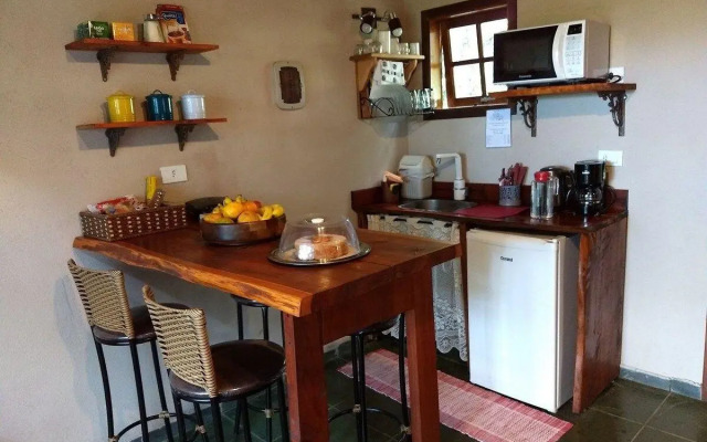 Chalé dos Pássaros - Varanda com vista p/ Natureza