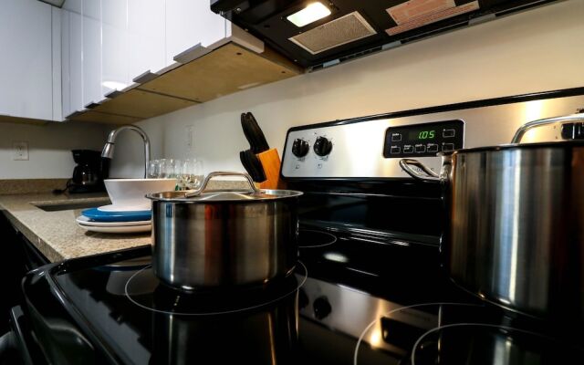 Spacious Apartment with Marina Views