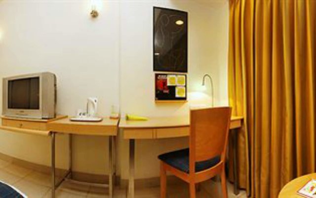 Lemon Tree Hotel, Udyog Vihar, Gurugram