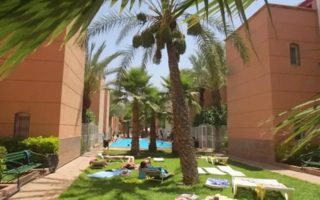 Yallahriyad Triplex For 6 Persons Max