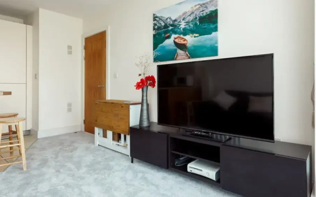 Starboard - Spacious Two-bedroom Apartment
