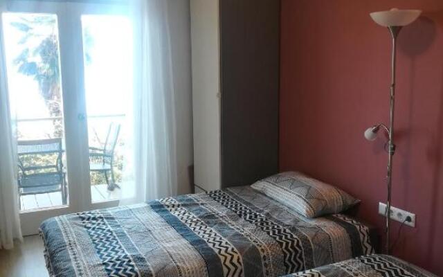 Studio apartman Arni