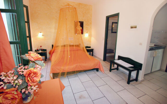 Studios Vrettos Beachfront Hotel
