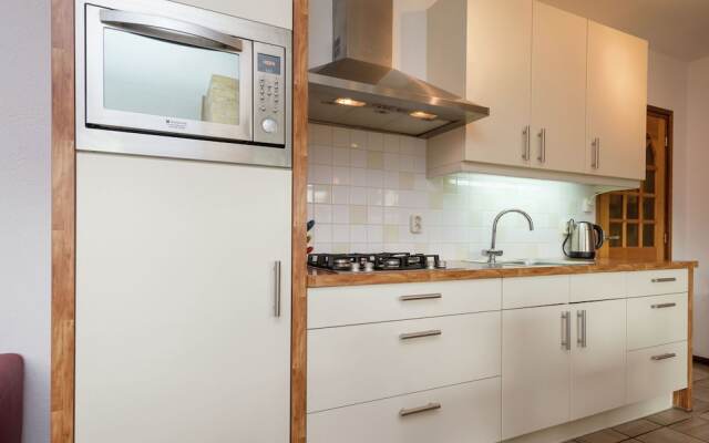 Quaint Apartment in Oosterend Terschelling near Sea