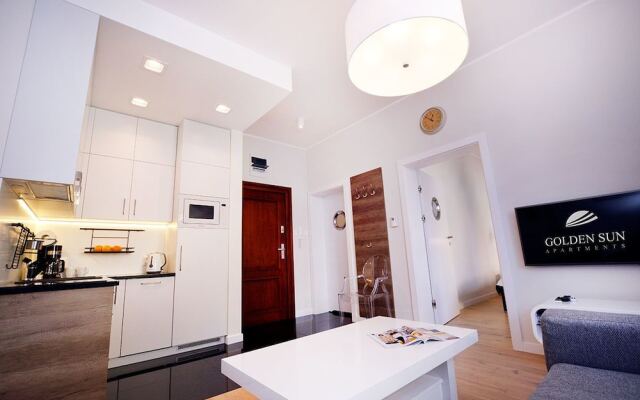 Golden Sun Apartments-Port