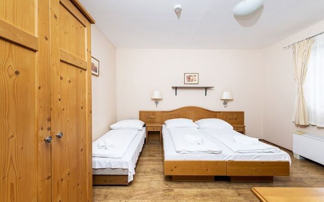 Gastland M1 Hotel & Restaurant