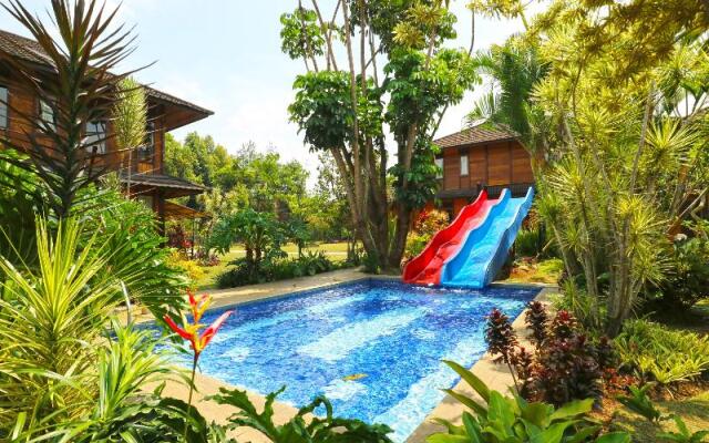 Villa Gardenia Bandung by ZUZU