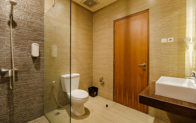 RedDoorz Plus near Ancol