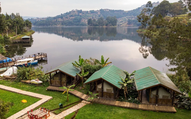Lake Bunyonyi Overland Resort