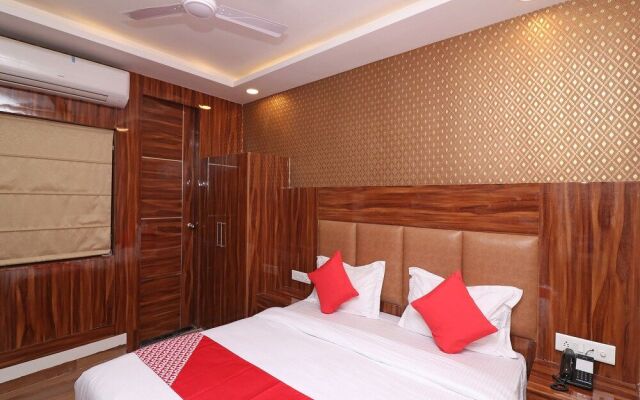 Oyo 27009 Hotel Alovia Delhi