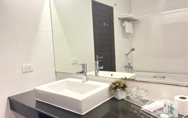 Crystal Suites Suvarnabhumi Airport