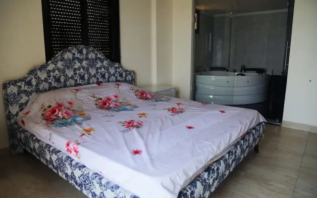 Quiet Comfy and Epic Seaview