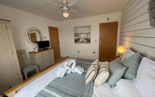 WHITBY-CAPTAINS HOUSE WHITBY - 4 bed Luxury Holiday Home