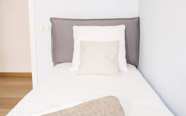 Alessia's Flat - Bright and Spacious