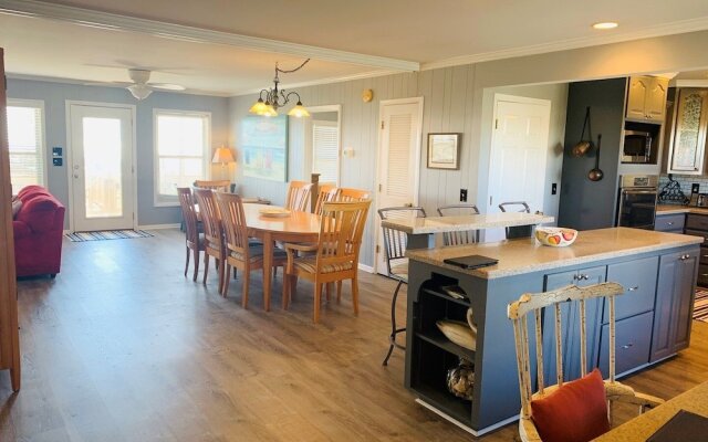 J Chalet - 4 Br Home