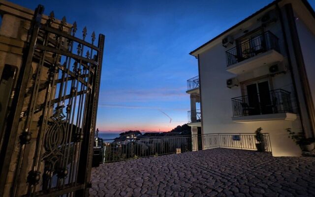 Natura Luxury Suites Parga