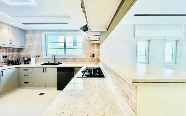 Venduras - 3BR Villa in Jumeirah Park