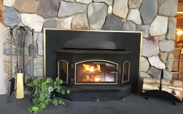 Pocono Dog-Friendly Home on River