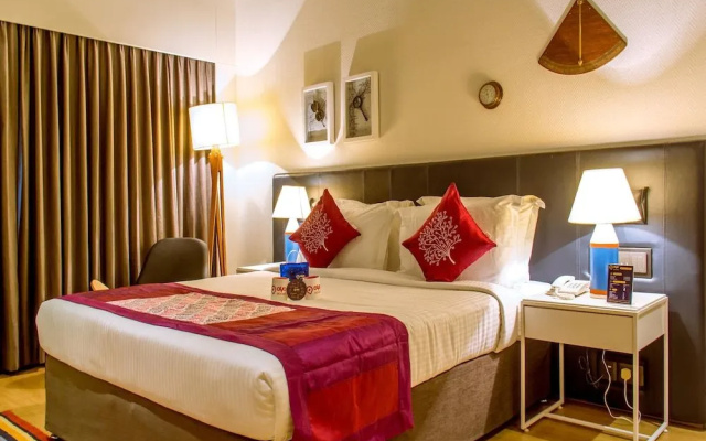 OYO 1447 The Port Hotel