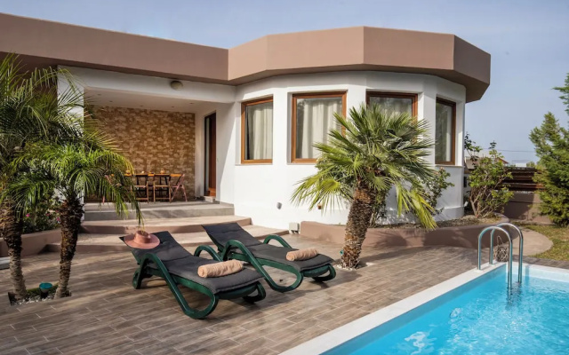 Maia Luxury Pool Villa