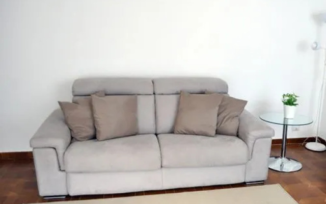 ROSSO MAGENTA - Luminoso loft in centro e a due passi dalla stazione