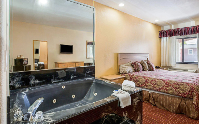 Scottish Inn & Suites