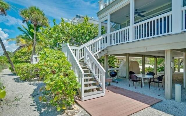 Turtleback 09 3 Bedroom Villa by RedAwning