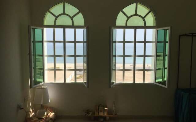 Beachfront Room With Stunning sea View Free Breakfast and Toiletries