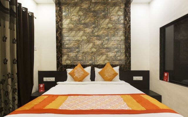 OYO 10374 Hotel Swapnalok