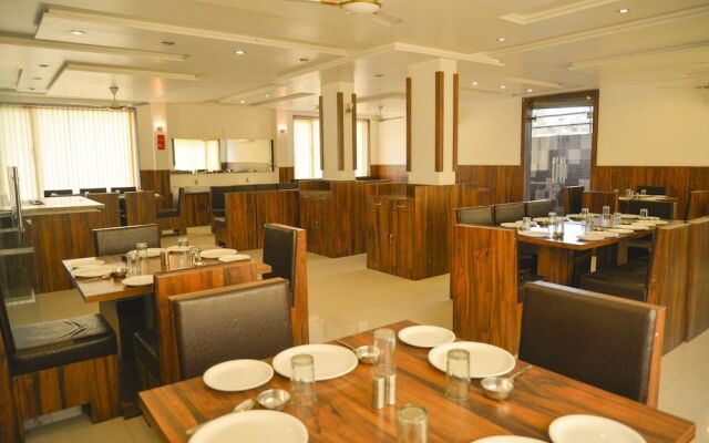 OYO 4316 Hotel Sai Empire