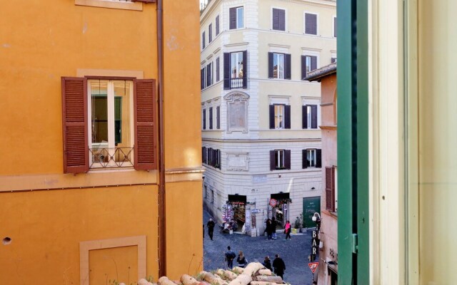 Trevi Charming Apartment