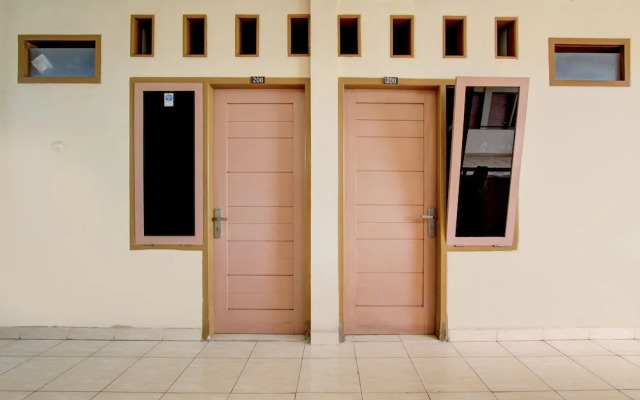 OYO Life 93662 Kost Pak Budi