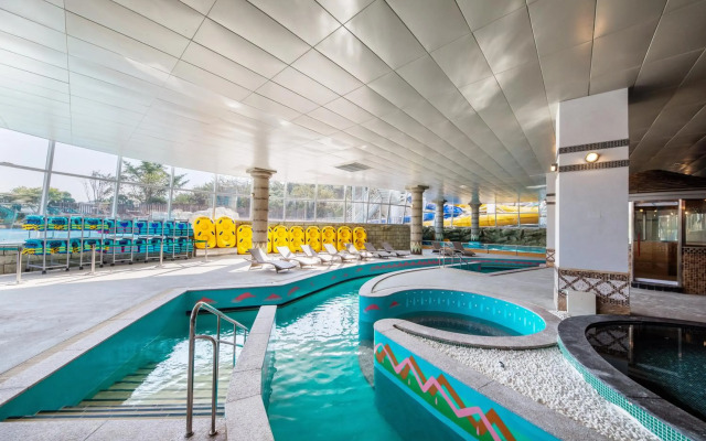 The Weekand Resort
