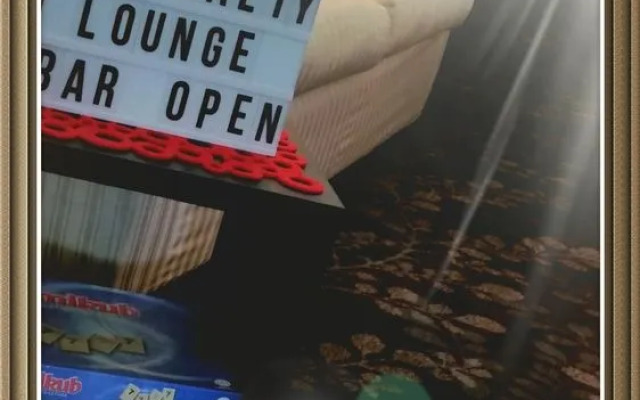 Airport Admiralty Motel