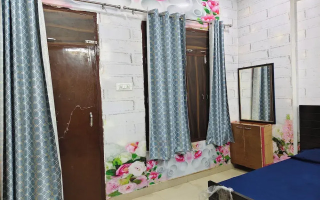 Gauri Shankar P Guest house